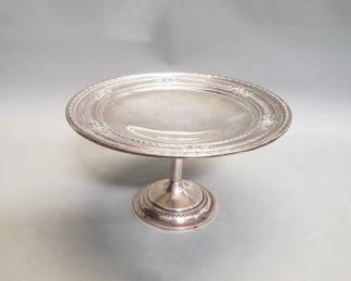 087  Lot 383  Sterling silver centerpiece