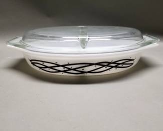 409  Lot 299  Vintage1958 Pyrex Barbed Wire casserole with lid
