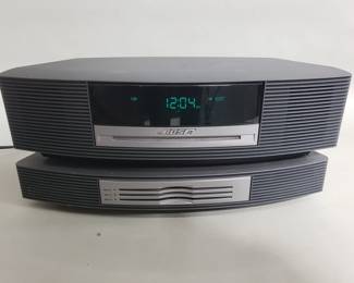 518  Lot 37  Bose Wave Music System III with multiCD