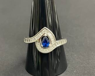 885  Lot 685h  Sterling silver ring with blue CZ and baguette