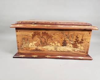 509  Lot 637  Vintage wood inlaid storage box