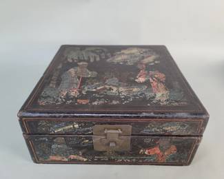 407  Lot 260  Vintage Asian hand painted wood box