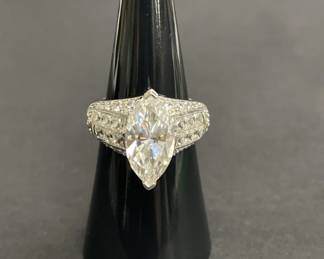 884  Lot 650h  Sterling silver marquisecut CZ ring