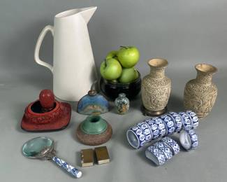 903  Lot 501  Box of misc napkin rings, composite vases,