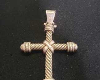 356  Lot 270  Silver tisted rope style cross pendant