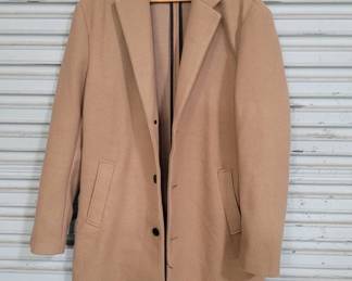 867  Lot 639  Box of womens clothes Zara overcoat, jacket,
