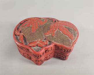 446  Lot 391  Vintage Asian cinnabar style lacquer trinket box
