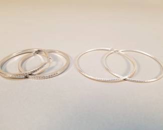 734  Lot 697  2 pairs of sterling silver hoop earrings