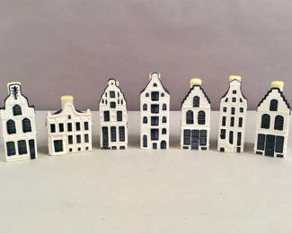 685  Lot 576  7 traditional blue  white Delft miniature