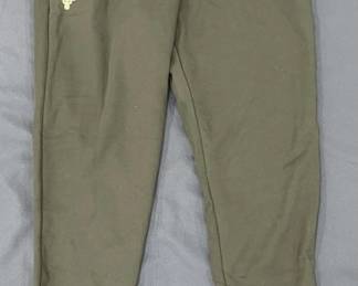 592  Lot 370h  New Dwayne Johnson Under Armour sweat pants
