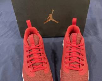 585  Lot 352h  New in box red Jordan Impact TR mens shoes