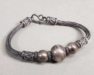 213  Lot 676  Sterling silver bracelet