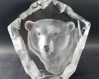 343  Lot 687  Matt Jonasson Maleras Swedish lead crystal