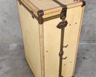 428  Lot 339h  Vintage upright wardrobe steamer trunk