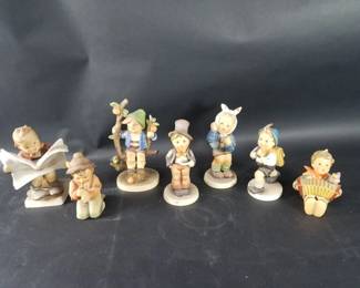 868  Lot 640  Group of Goebel Hummel figurines