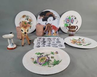564  Lot 300  Box of miscellaneous English ceramic plates,