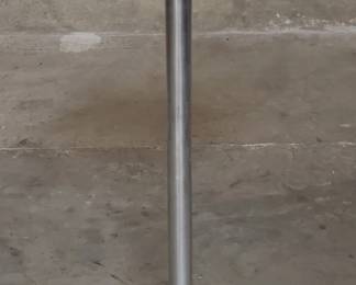 476  Lot 514  Vintage aluminum tulip side table