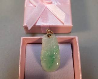 066  Lot 56  Jade pendant with 14k gold bail