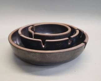284  Lot 85  Midcentury Modern Heath nesting ceramic ashtrays