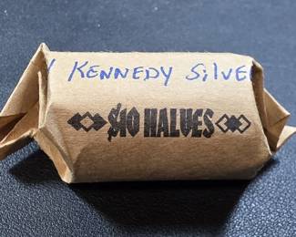 046  Lot 262  Roll of 20 1964 Kennedy silver half dollar coins.
