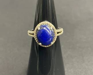 735  Lot 750h  Sterling silver and lapis ring