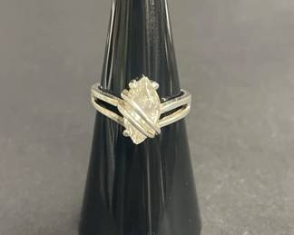 877  Lot 410h  Vintage sterling silver and CZ ring