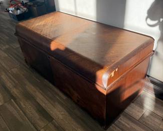 Lot #129- Lane Cedar Storage Chest with Interior Tray