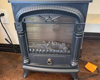 Lot #100- Comfort Zone Stove-Style Electric Fireplace Heater
