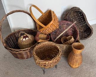 Lot #30- Assorted Woven Baskets, Trays & Decorative Wicker Pieces