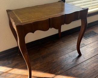 Lot #54- Townsend Cabriole-Leg Accent Table with Gold-Bordered Inset Top