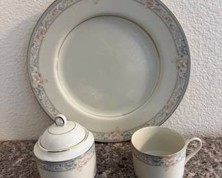 Lot #104- Mikasa Charmaine L5505 Fine China Dinnerware Set
