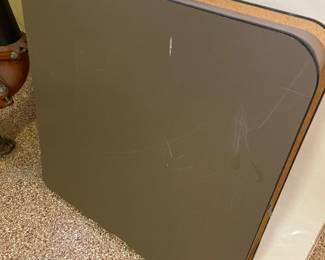 Sturdy folding table