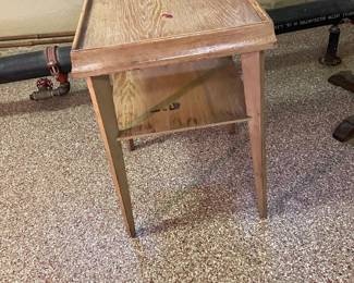Accent table