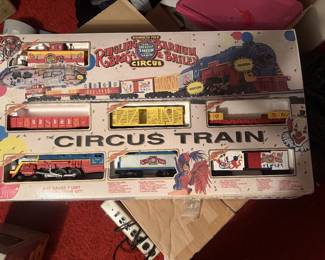🚂🎪 **All Aboard the Circus Train!** How fun is this vintage Ringling Bros. and Barnum & Bailey Circus Train Set by K-Line?! A collectible O-27 gauge, 7-unit train set in its original box, featuring all the nostalgic charm of the greatest show on earth! Perfect for model train enthusiasts, circus memorabilia collectors, or anyone who loves a unique vintage find. 🎟οΈβ¨ *Completeness and operating condition have not been verified. Sold as-is.*
