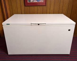 🧊 **A Deep Freezer Thatβs Still Going Strong!** This chest freezer is in great working condition and ready for a new home! Perfect for stocking up on groceries, storing bulk purchases, or keeping all those holiday goodies frozen. And fair warningβ¦ there might still be ice in it when you come shopping! 😂βοΈ *Buyer responsible for emptying, moving, and hauling away. Sold as-is.*