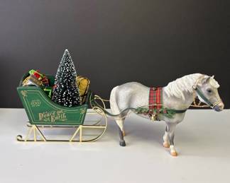 2001 Breyer Holiday Pony ‘ Jingles with Sleigh ‘ Set #700401