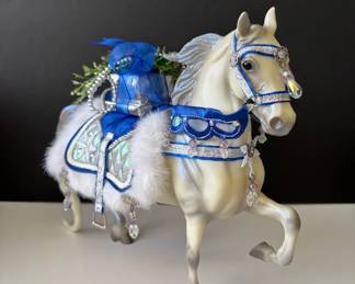 Breyer 2006 Holiday Horse ‘ Snow Princess ‘ #700106