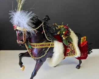 Breyer ‘ Della Robbia ‘ 2005 Holiday Horse #700105