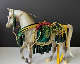 Breyer ‘ Silent Knight ‘ 2003 Holiday Horse #700403