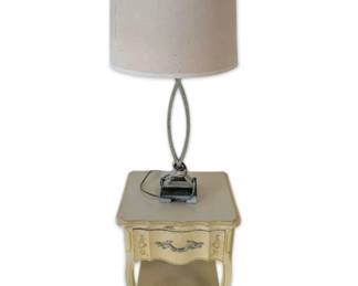 Henry Link La Reine French Provincial Side Table w Lamp