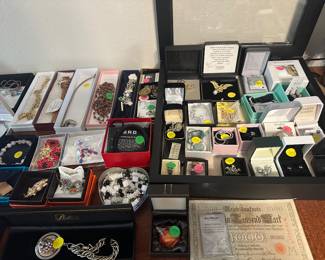 Collectible jewelry