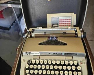 SW218SmithCorona Typewriter