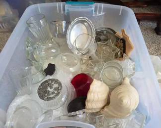 SW262Miscellaneous collectibles glassware and decorative items