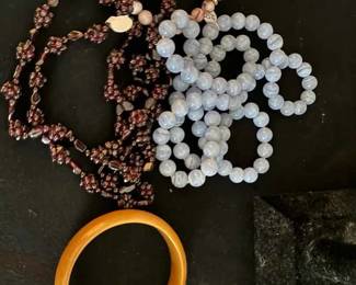 SW121Assorted Stones, Beads, Necklaces Bracelets