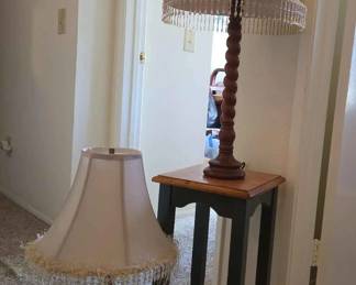 SW247Vintage Table Lamp And Side Table