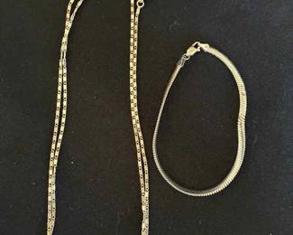 SW234V14 Kt Italy, Herringbone Bracelet 18 KT Mariner Link Chain