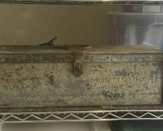 SW288Vintage Toolbox And Miscellaneous Tool