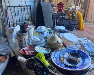 Teaware And Serving Dishes