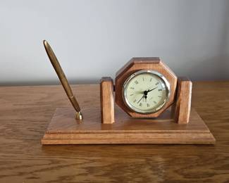 Wooden Desk Clock Pen Set