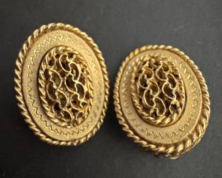 Vintage Gold Tone Earrings